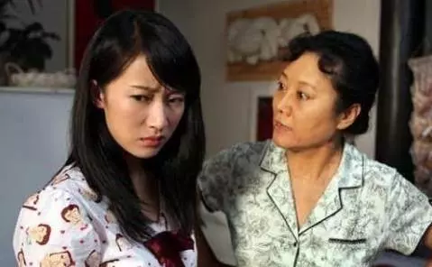 回婆家3天,我丟了金戒指,打開小姑子的柜子,我偷偷塞了2000塊