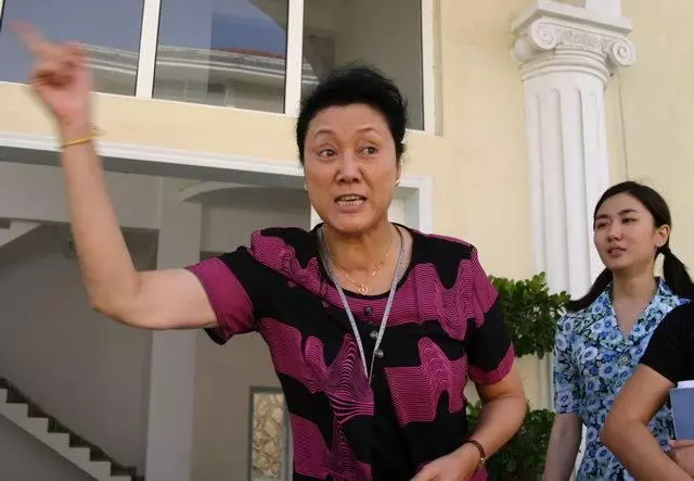 回婆家3天,我丟了金戒指,打開小姑子的柜子,我偷偷塞了2000塊