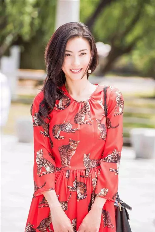 張柏芝被曝入駐價值7000萬豪宅?新房正裝修等待第三胎孩子生父團聚 ?
