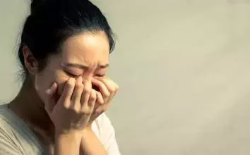 老婆,你小產了把你媽接來吧,我媽身體不會照顧人,只能被照顧