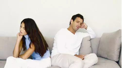 老婆,你小產了把你媽接來吧,我媽身體不會照顧人,只能被照顧