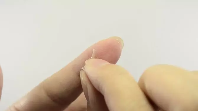 被三秒膠黏到?手都快扯破皮了還是沒扯開...終於有救星了啊 !