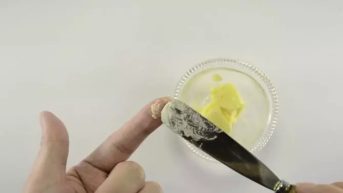 被三秒膠黏到?手都快扯破皮了還是沒扯開...終於有救星了啊 !