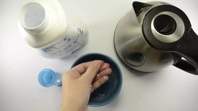被三秒膠黏到?手都快扯破皮了還是沒扯開...終於有救星了啊 !