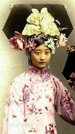 震撼!許多人都看過這張照片,卻一直忽略最左邊「小女孩」!沒想到「她的樣子」竟然... 太驚人了!