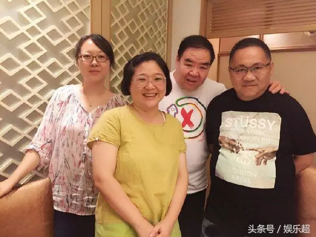 62歲呂良偉與67歲鄭則仕近照對比,網友感慨:兩人妻子差距太大 !