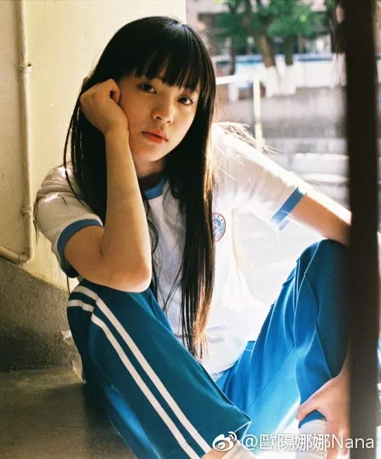 誰敢再嘴歐陽家!歐陽娜娜「整天滾時尚圈」賺3億 成績單曝光...果然離開台灣是對的