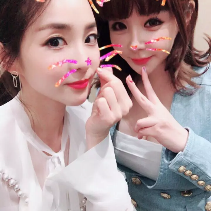 2NE1整整1年整團蒸發 「雙朴」突然開直播...粉絲暴動:解散的心又拼湊回來了T_T