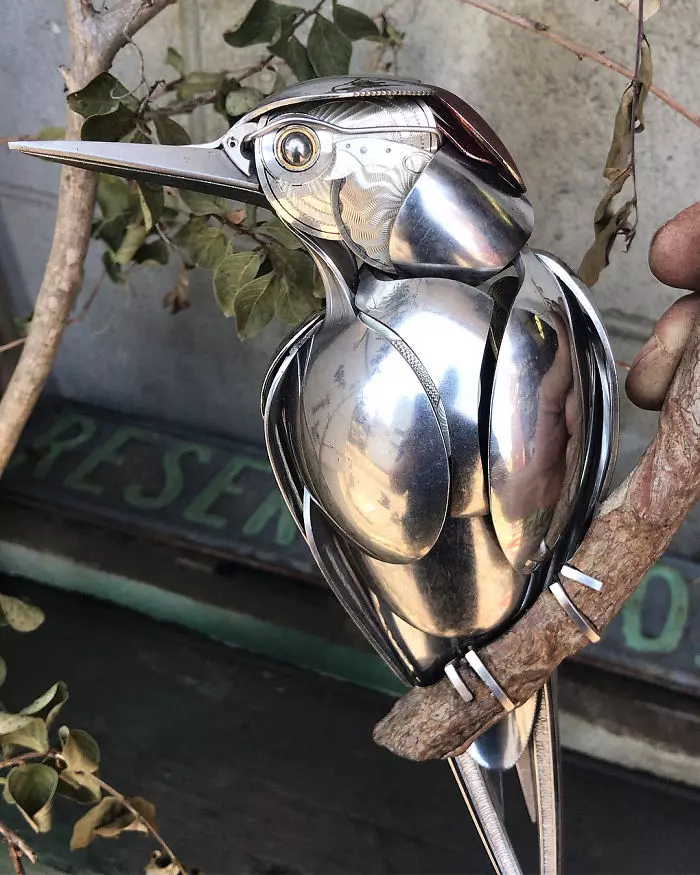 這些藝術品「高檔到脫褲子」 精緻創作的素材都是你看不起的破銅爛鐵!