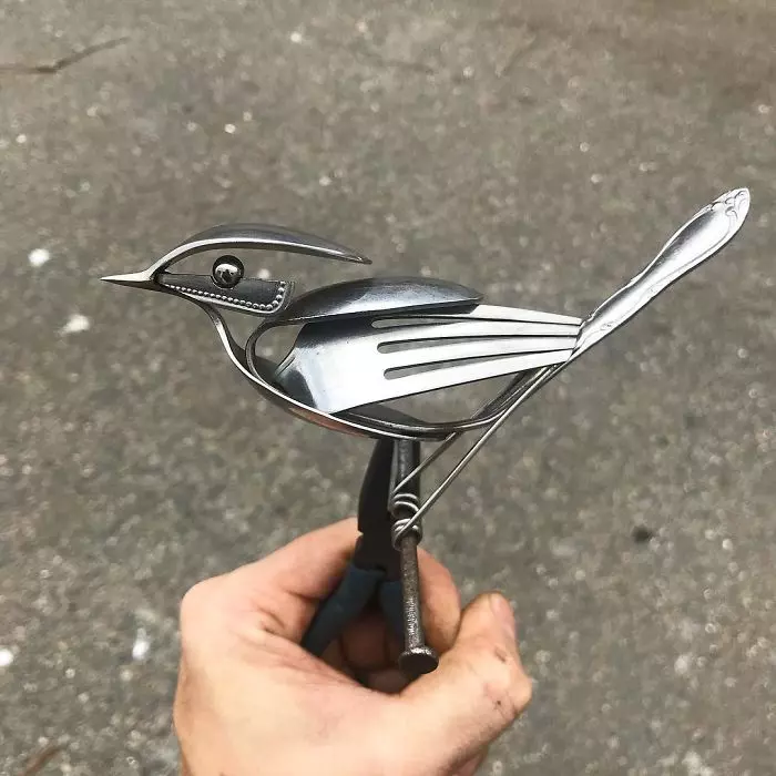 這些藝術品「高檔到脫褲子」 精緻創作的素材都是你看不起的破銅爛鐵!