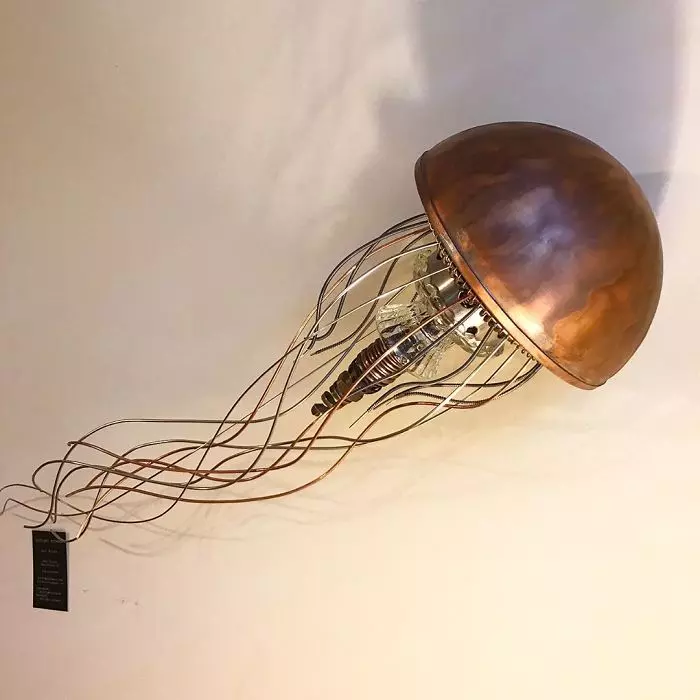 這些藝術品「高檔到脫褲子」 精緻創作的素材都是你看不起的破銅爛鐵!