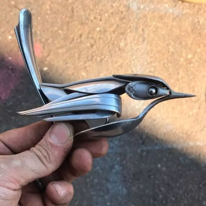 這些藝術品「高檔到脫褲子」 精緻創作的素材都是你看不起的破銅爛鐵!