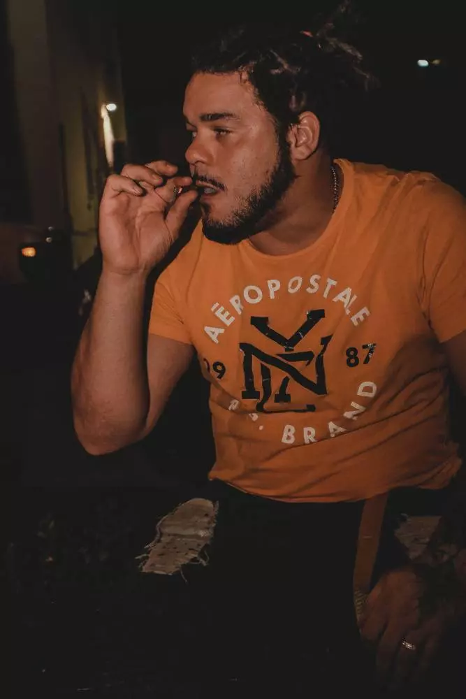 政府禁止18歲以下青少年出夜街?據說這樣家長就能放心了!