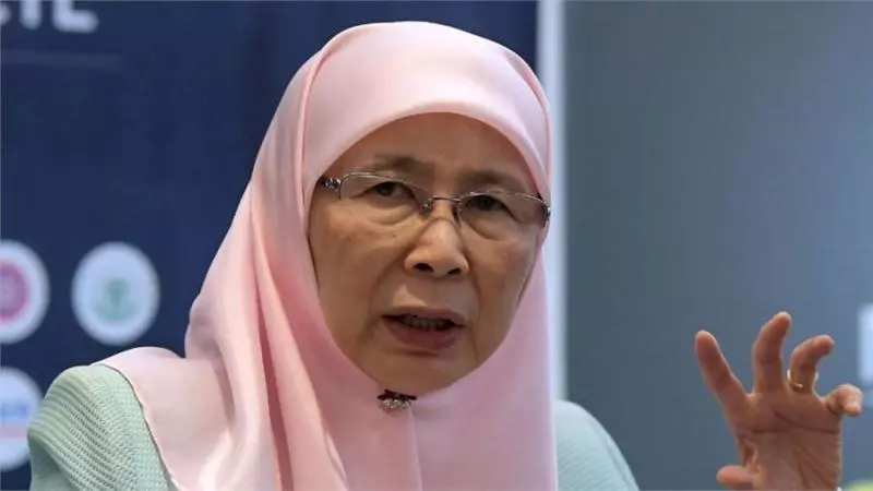 政府禁止18歲以下青少年出夜街?據說這樣家長就能放心了!