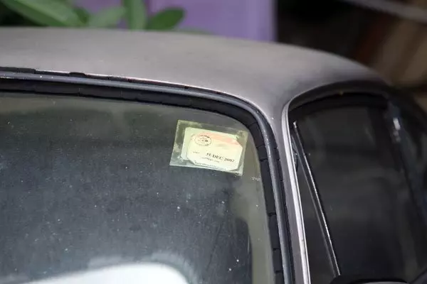 新加坡750萬元洋房泊了至少14輛名車,老夫妻3年沒出門