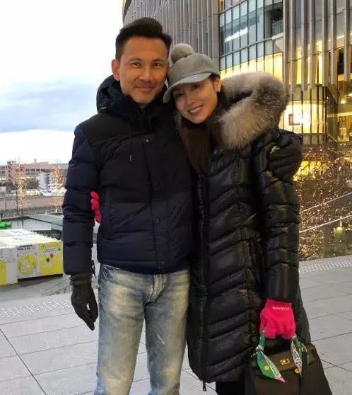 郭可盈一家近照曝光,相伴24年恩愛如初,9歲女兒比媽媽還美