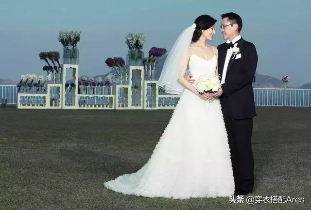 錯過420億遺產,48歲李嘉欣「豪門夢碎:嫁有錢人,不如當有錢人!