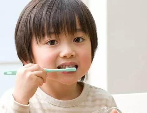 父母必知:兒童換牙時間表,別讓「六齡牙」毀了孩子一生