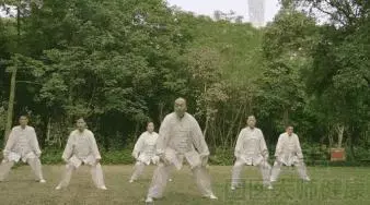 老教授親自教:學會這8個動作,身上「老毛病」都不藥而癒了!