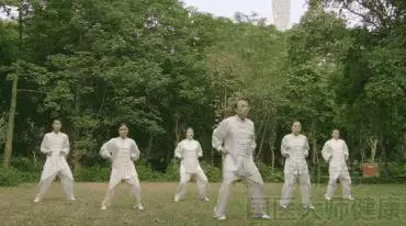 老教授親自教:學會這8個動作,身上「老毛病」都不藥而癒了!