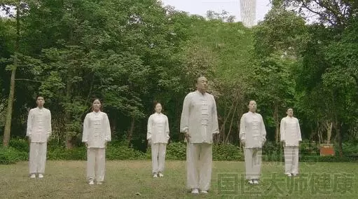 老教授親自教:學會這8個動作,身上「老毛病」都不藥而癒了!