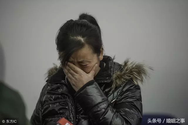 媽,你就不要哭了,我已經婚禮都不舉行,老婆我都不要了