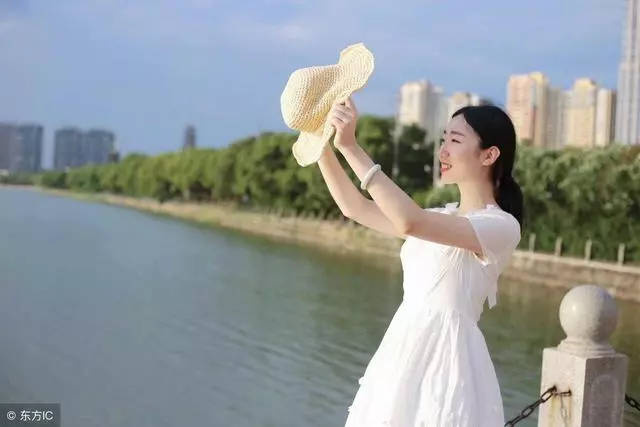「媽,你怎麼連件衣服都洗不幹凈」「兒媳,媽可從沒嫌棄過你」