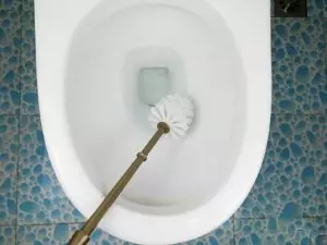 馬桶水箱裡放一個塑料瓶,奇蹟發生了不髒不臭還省水