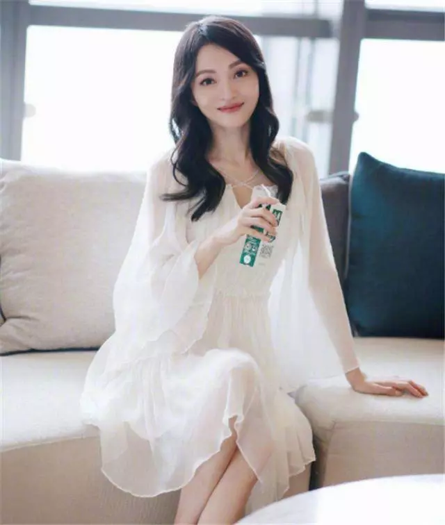 卸了妝的明星你能認識幾個?張韶涵像大媽,而她像換了一張臉!