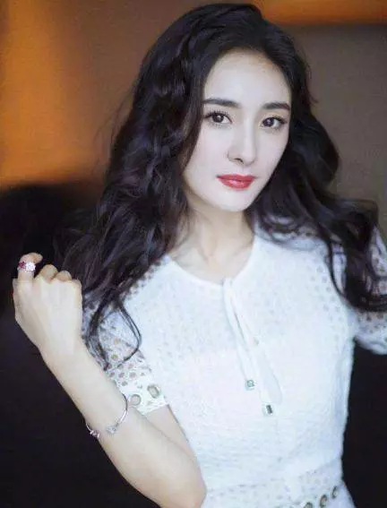 這4位女星出道時遭人嫌棄,如今圈粉無數,越變越漂亮!