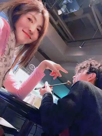 正宮說話了!阿翔私會謝忻「被二度抓包曖昧」,老婆曝心聲:「跟以前一樣就好。」