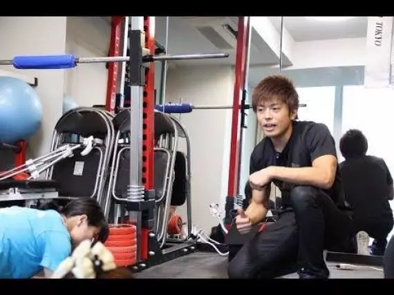 彎不下腰可能是骨盆歪! 1日5分鐘前彎拉筋 輕鬆瘦身4kg