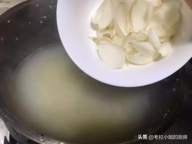 春節將至,各種飯局大魚大肉吃多了,就要喝這碗粥補脾胃,清燥熱