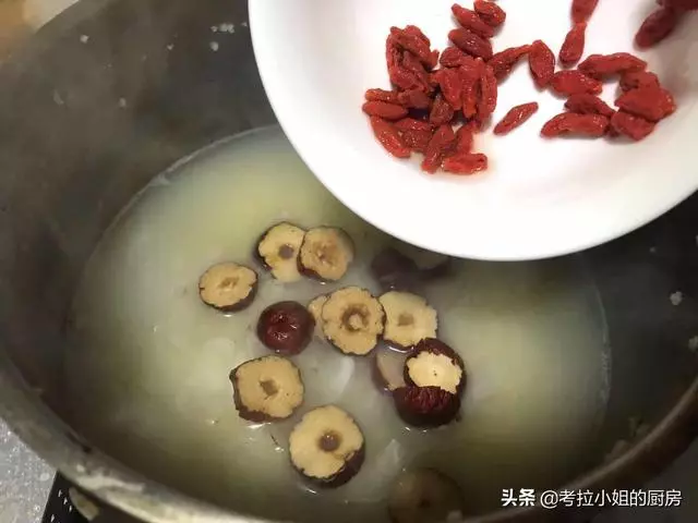春節將至,各種飯局大魚大肉吃多了,就要喝這碗粥補脾胃,清燥熱