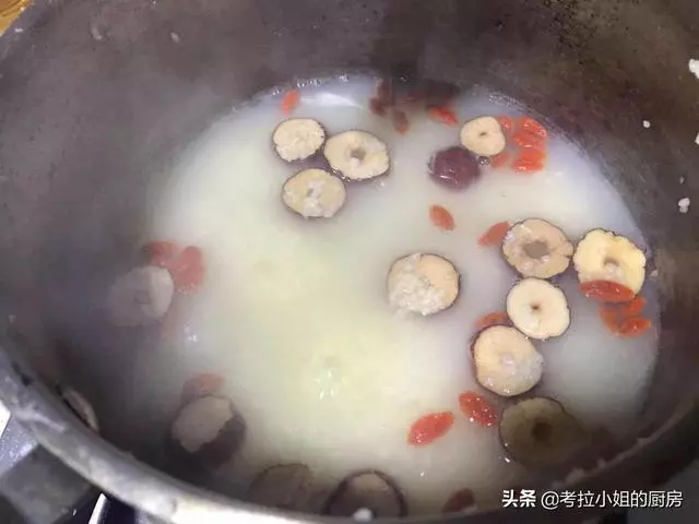 春節將至,各種飯局大魚大肉吃多了,就要喝這碗粥補脾胃,清燥熱