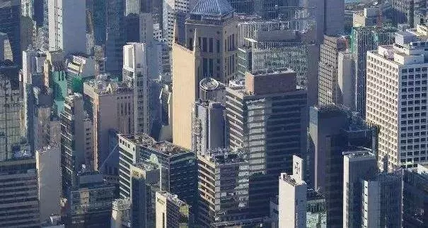 10年後,100萬台幣存款和100萬房產,哪個更值錢?