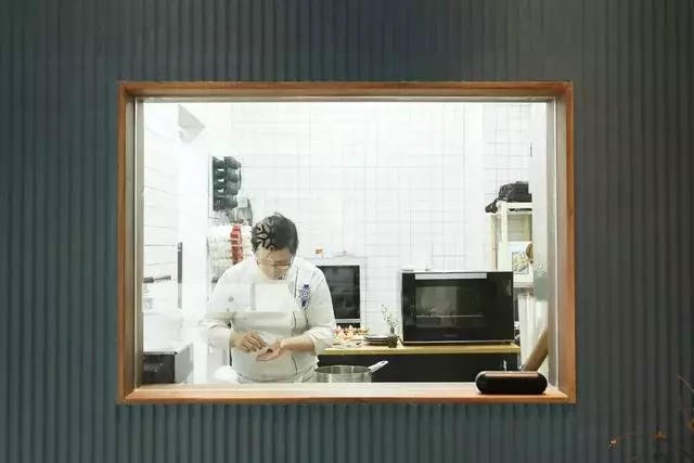法國來的草莓甜品,看起來真的很美味~