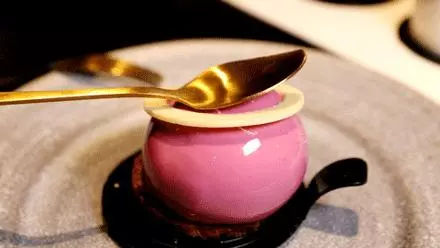 法國來的草莓甜品,看起來真的很美味~