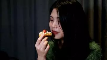法國來的草莓甜品,看起來真的很美味~