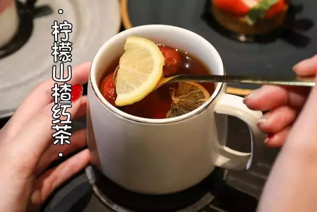 法國來的草莓甜品,看起來真的很美味~
