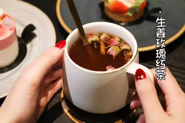 法國來的草莓甜品,看起來真的很美味~