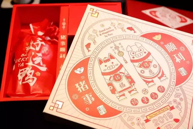 法國來的草莓甜品,看起來真的很美味~