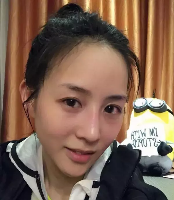 36歲的她是「彭于晏女神」,「生吃蜈蚣+跌倒」依舊笑得漂亮,成功撩到彭于晏!