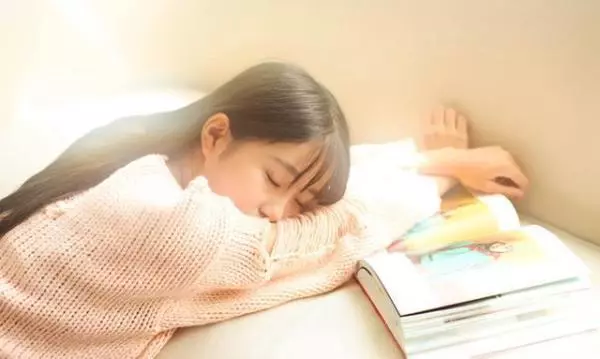 閨蜜結婚請我當伴娘,隔日看到她發的朋友圈,我默默刪除了她