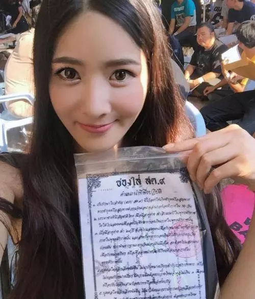 晚上,哥哥加班,就我和嫂子在家,嫂子穿著清涼,含情脈脈告訴我她要生孩子需要我幫忙!
