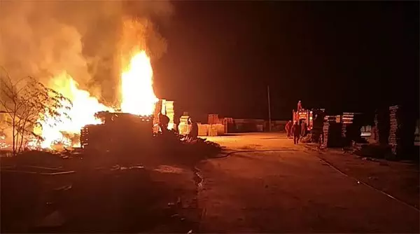 Bata工廠員工宿舍起火 員工們及時逃生