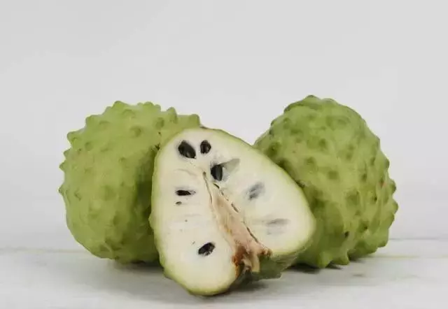 這八種水果晚上可不能再吃了,不然醫生都救不了你!!