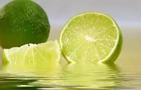 檸 檬 是 女 人 的 寶,可 惜 90% 的 人 都 不 知 道 檸 檬 的 正 確 吃 法