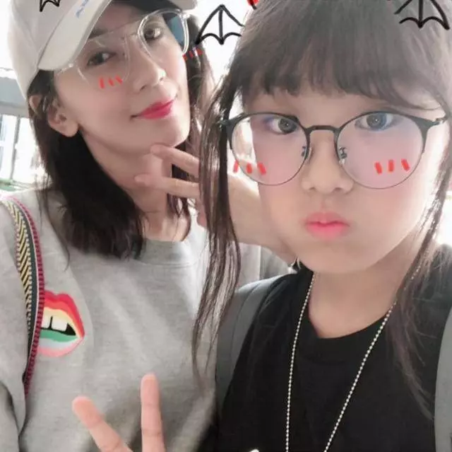 賈靜雯大女兒曬自己十年前後對比照,4歲的梧桐妹和咘咘一樣可愛!