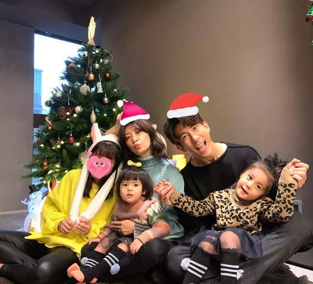賈靜雯大女兒曬自己十年前後對比照,4歲的梧桐妹和咘咘一樣可愛!